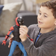 Велика іграшка Hasbro Людина-Павук з бронею і зброєю 35 см - Spider-Man Web Gear, Deluxe