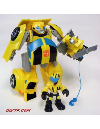 Аксель Фрейзер із мікрокоптером 'Боти рятувальники' - AxelMicrocopter, Rescue Bots, Hasbro