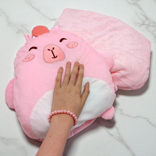 Мʼяка іграшка Капібара з пледом 26 см (Рожева)