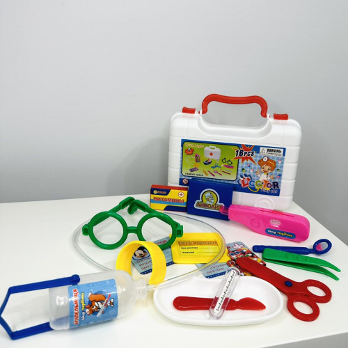 Ігровий набір лікаря у валізі арт. 1834A